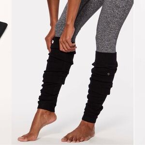 Lululemon black leg warmers